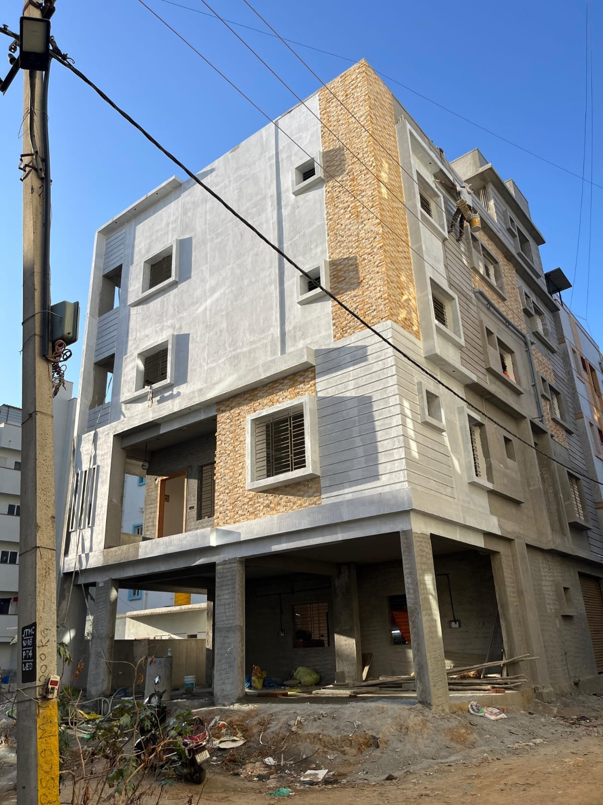 Facade Construction - Stone Strips
