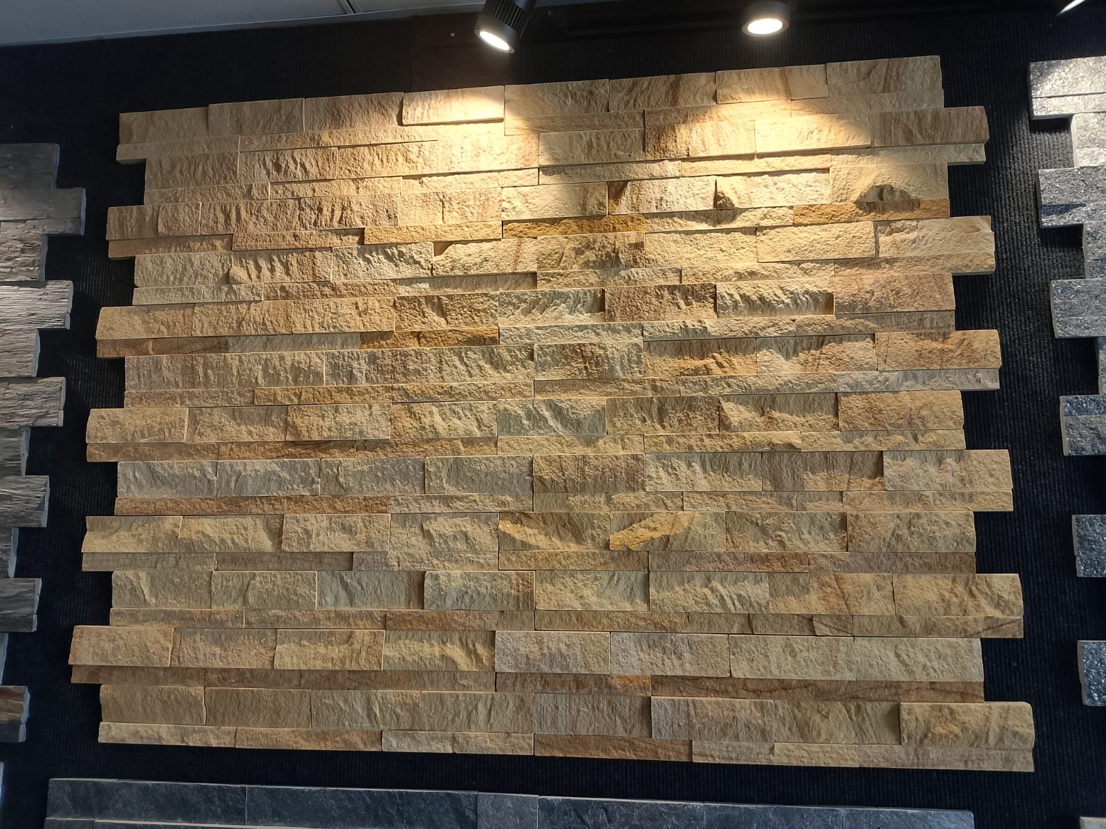 Gold & Tan Stacked Ledgestone